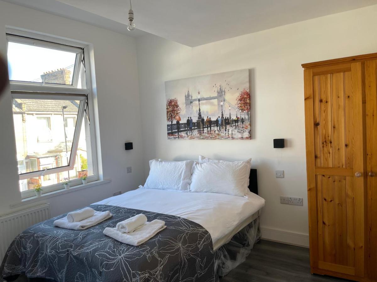 Amazing Studios 3 - East London Apartment *
